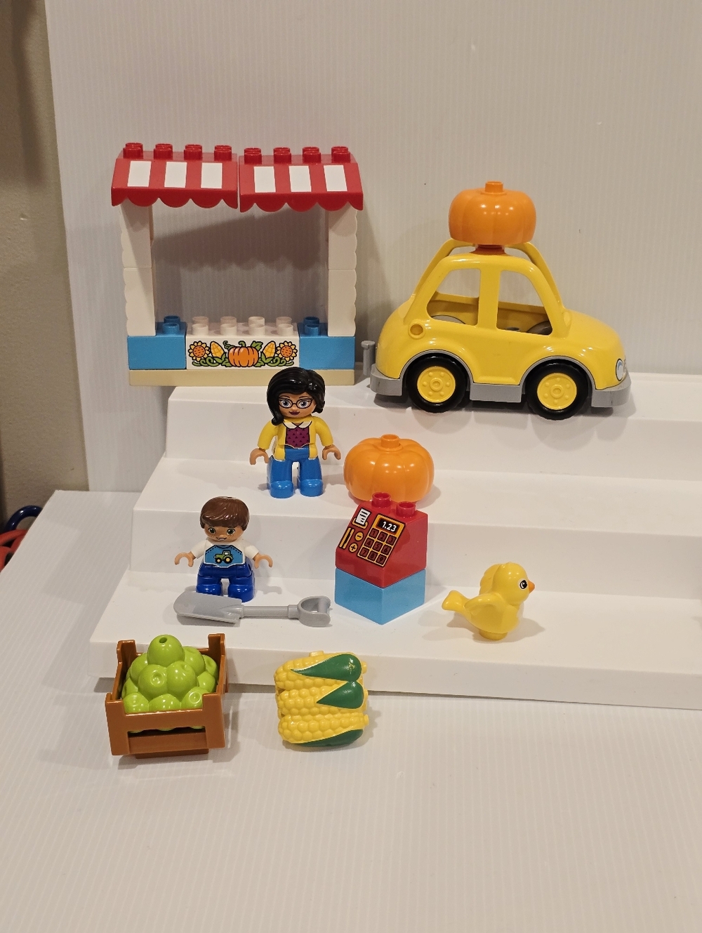 Lego Duplo Farmers' Market and Pony Stable Building Set - Picture 12 of 16